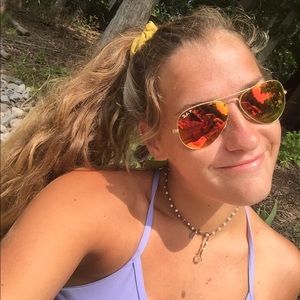 Meet your Posher, Olivia